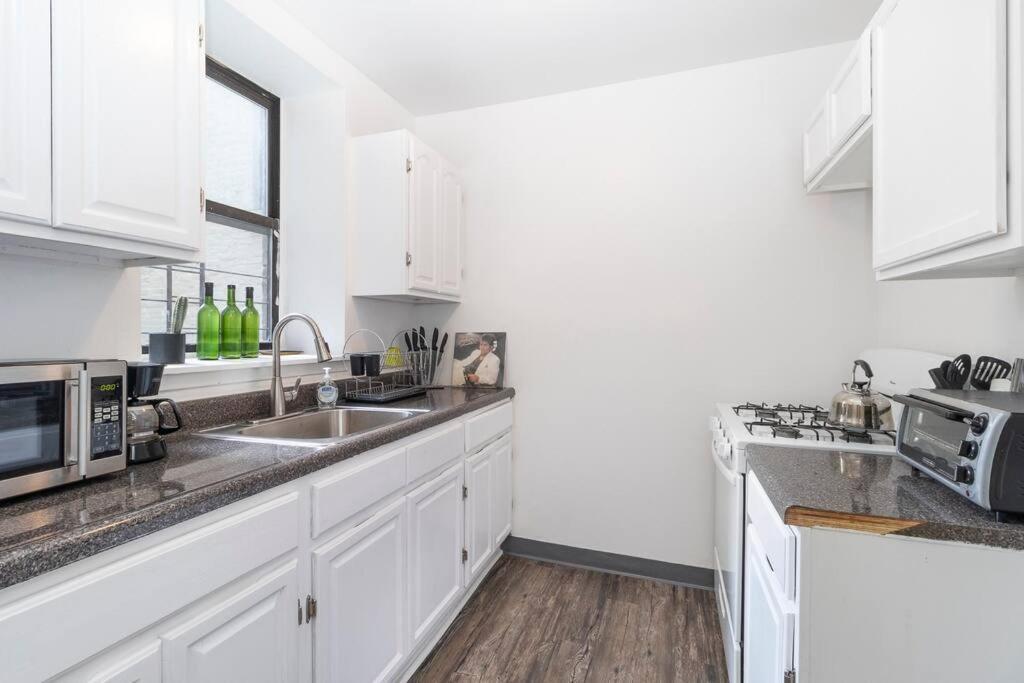 2Bed Bliss By Central Park North New York Eksteriør billede